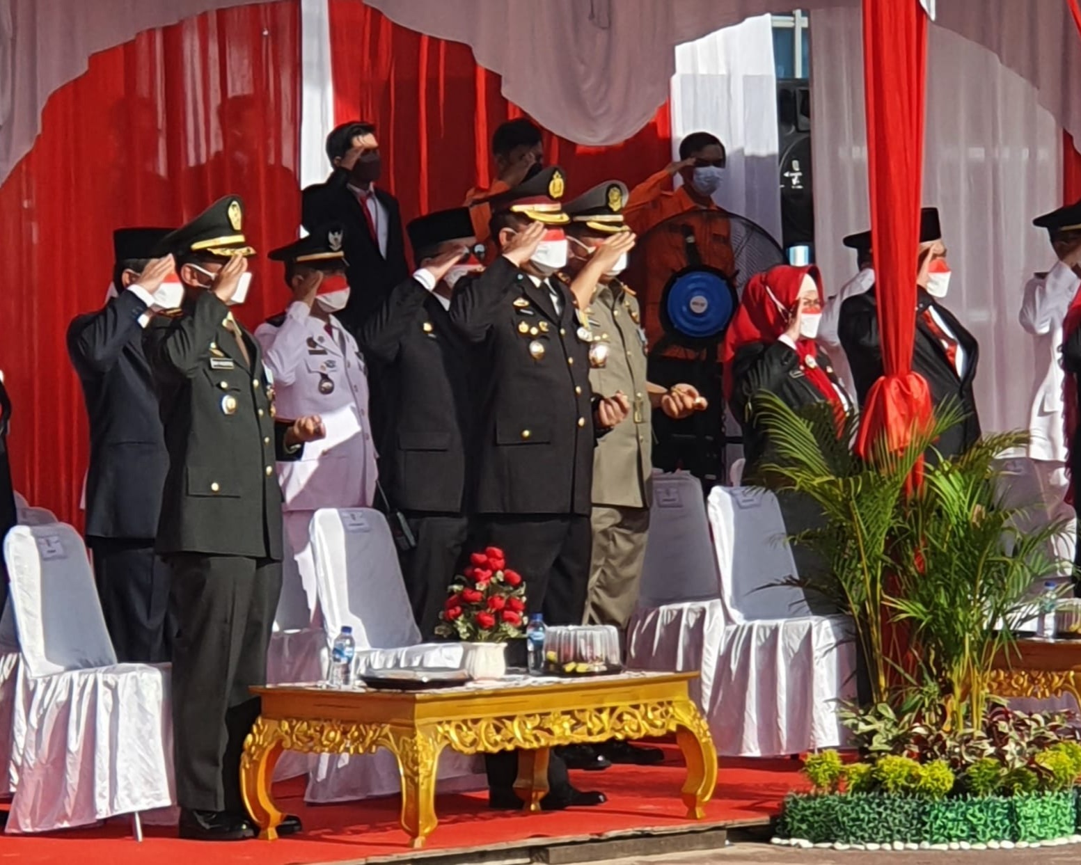 Kapolresta Pekanbaru Hadiri Upacara Peringatan Dirgahayu Kemerdekaan RI Ke-76 di Kantor Wali Kota