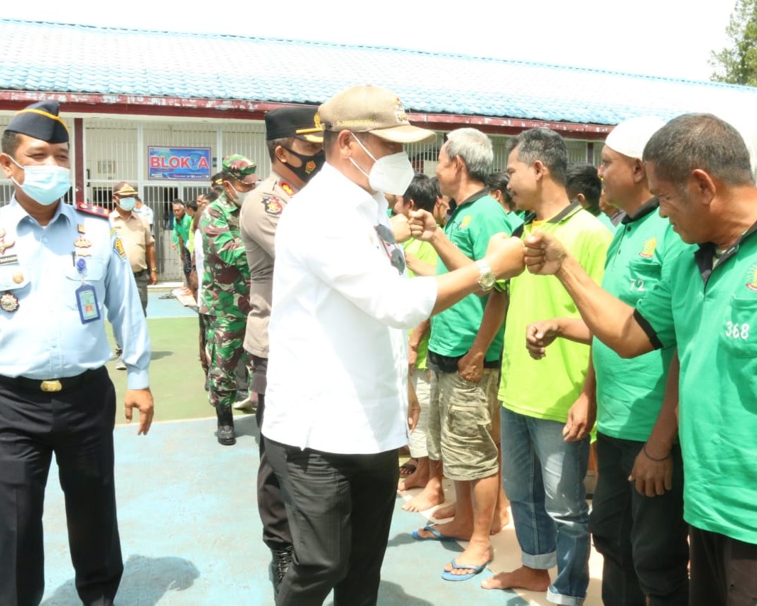 Bupati Taput Kunjungi dan Motivasi Warga Binaan Lapas Siborongborong