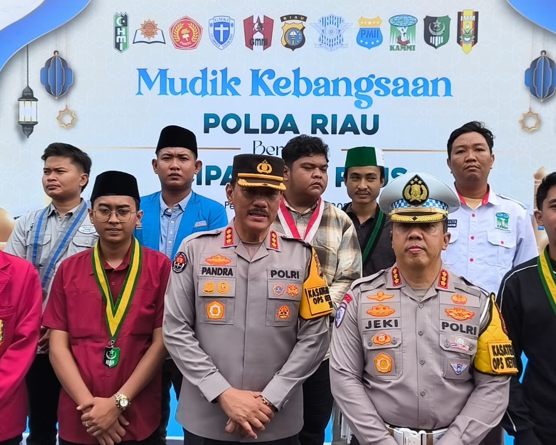 Mudik Aman, Keluarga Bahagia: Polda Riau Dan Cipayung Plus Berangkatkan Ratusan Pemudik Dengan Pengawalan Hingga Tujuan