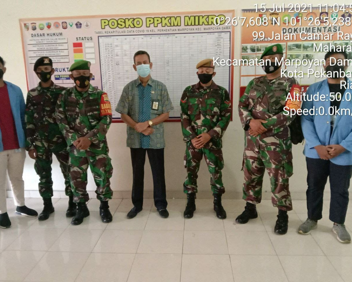 Babinsa Kodim 0301/PBR Bersama Tim Satgas Laksanakan Sosialisasi PPKM Mikro di Kelurahan Perhentian Marpoyan