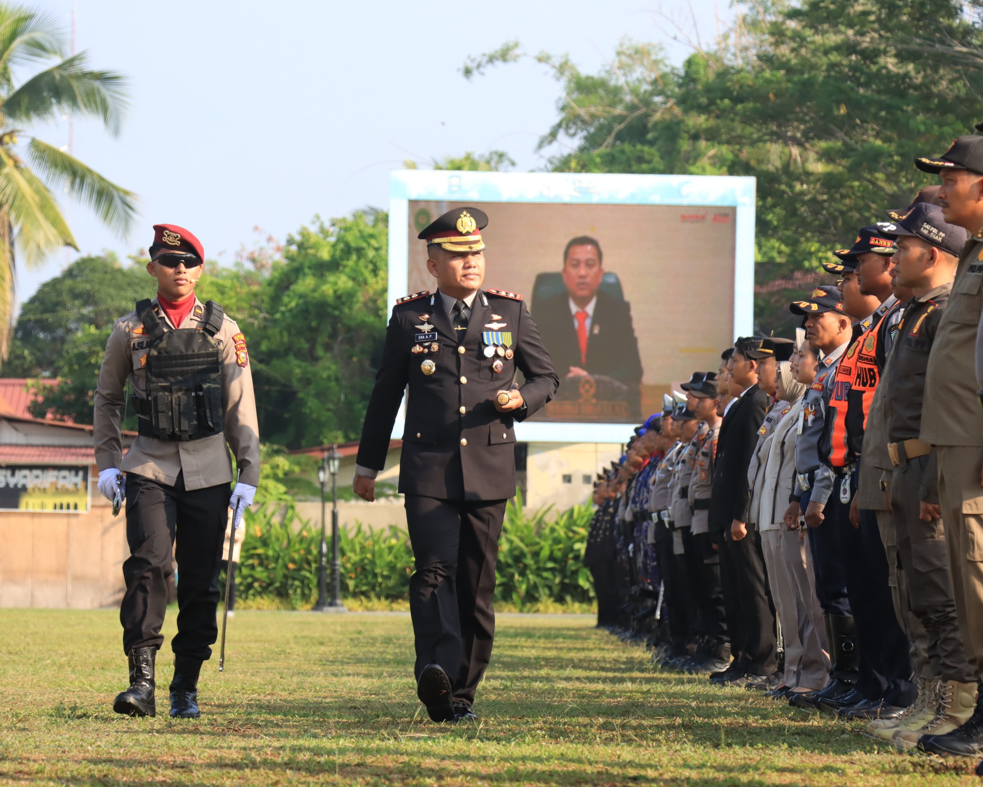 Semarak Peringatan Hari Bhayangkara Ke-79 di Jantung Kota Siak, Polri Tegaskan Komitmen Melayani Masyarakat