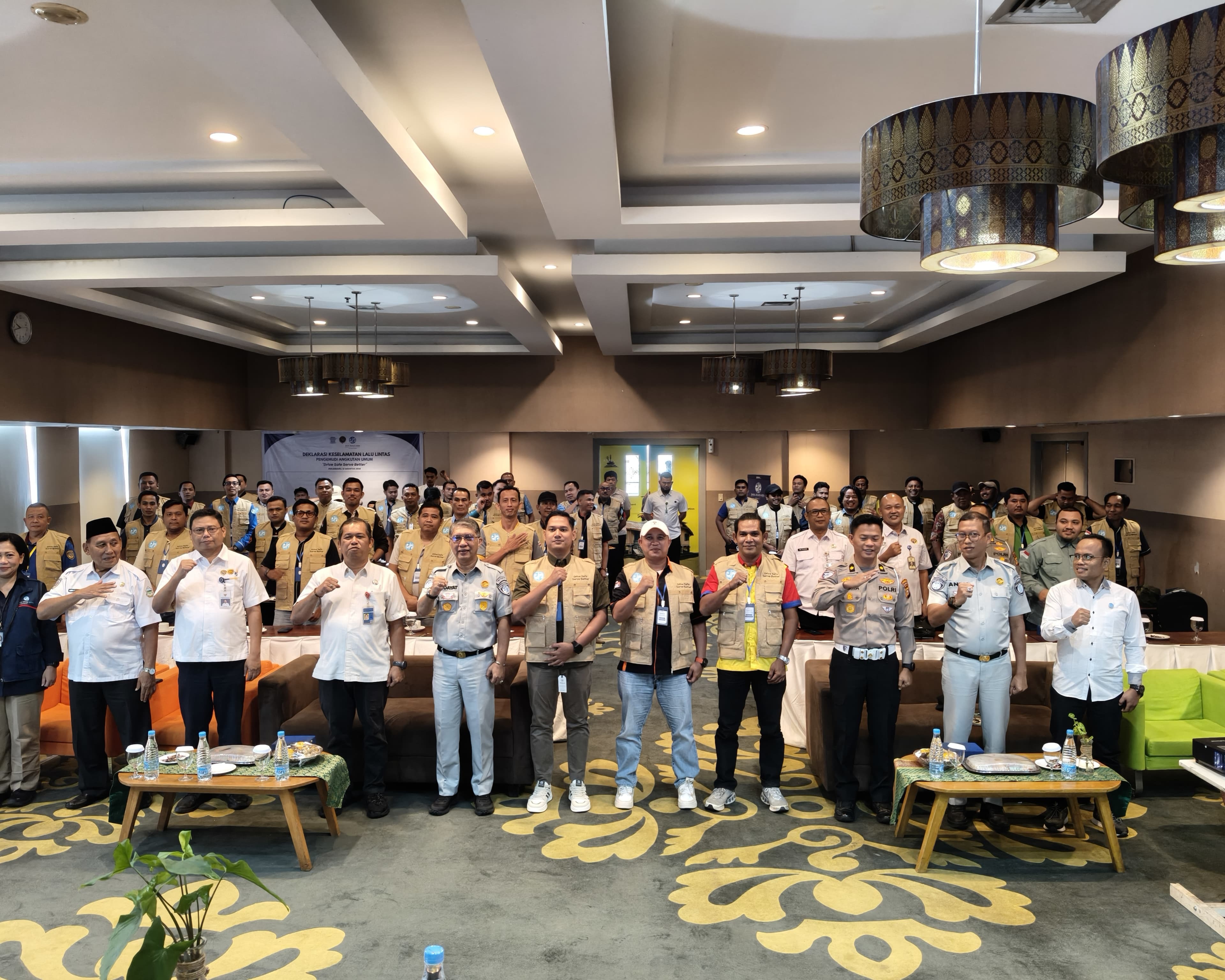 Drive Safe, Serve Better 2026: Ditlantas Polda Riau Perkuat Profesionalisme Pengemudi Angkutan Umum dan Budaya Keselamatan