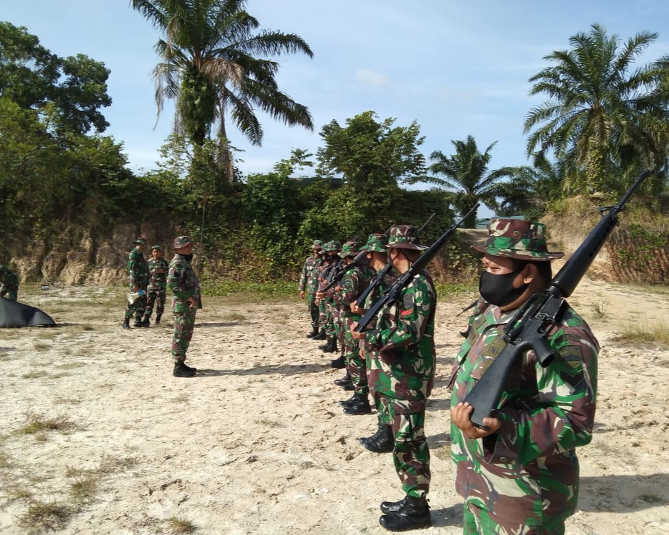 Personil Kodim 0301/PBR Gelar Latihan Menembak Senjata Ringan Triwulan VI Tahun 2020 di Lapangan Tembak Yon Arhanud 13/PBY