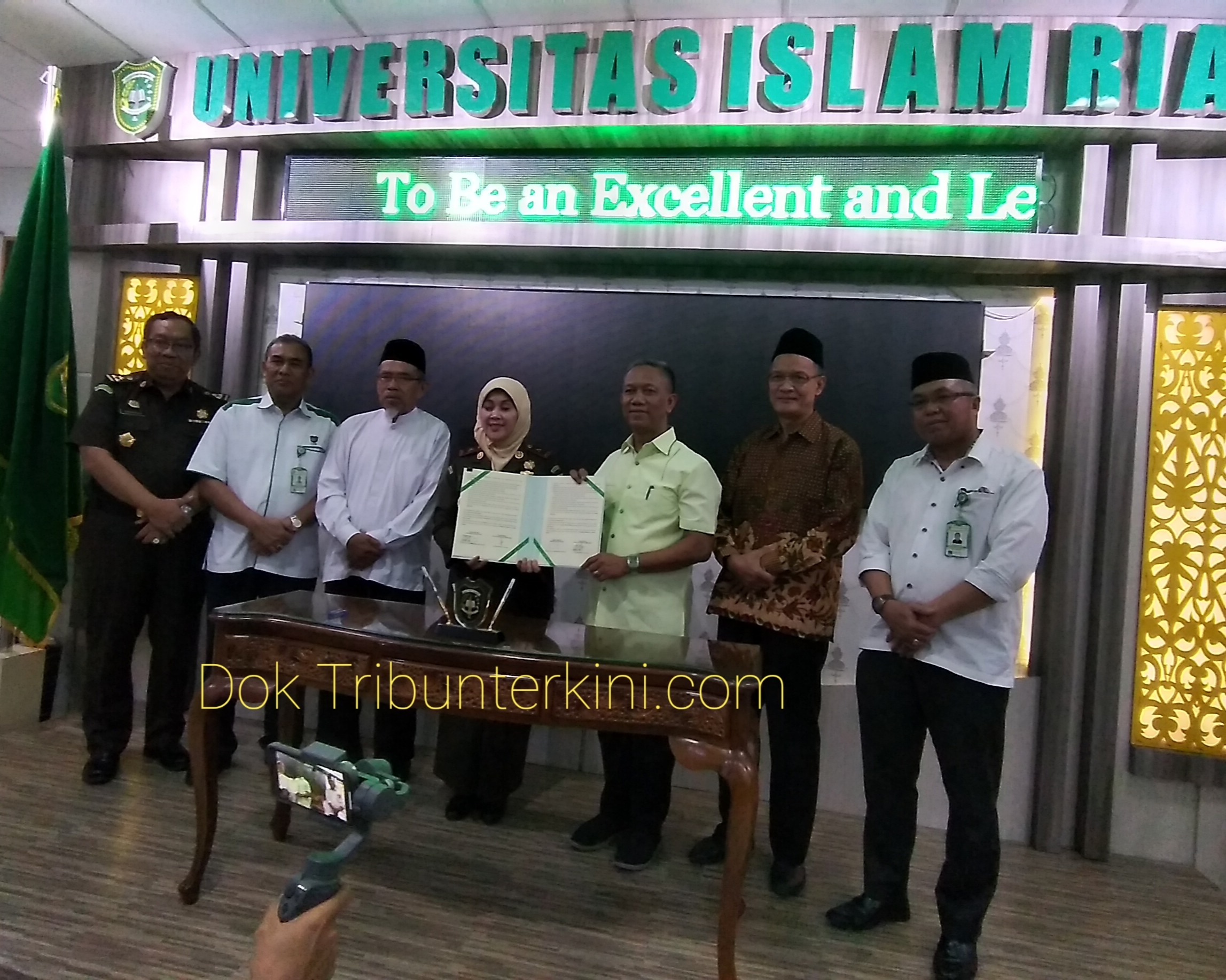 Penandatanganan Nota Kesepakatan Antara Kejaksaan Tinggi Riau dan Universitas Islam Riau 