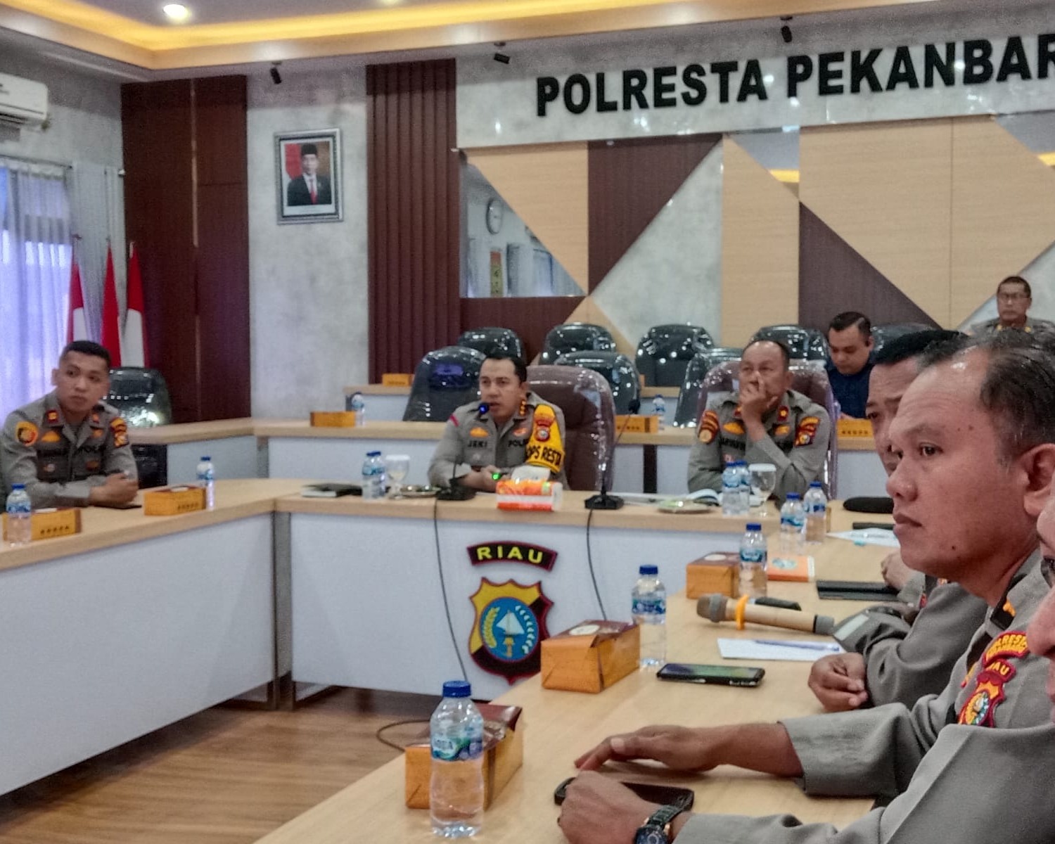 Kapolresta Pekanbaru Pimpin Kegiatan Rapat Anev Gelar Operasi dan Pembinaan Tahun 2024