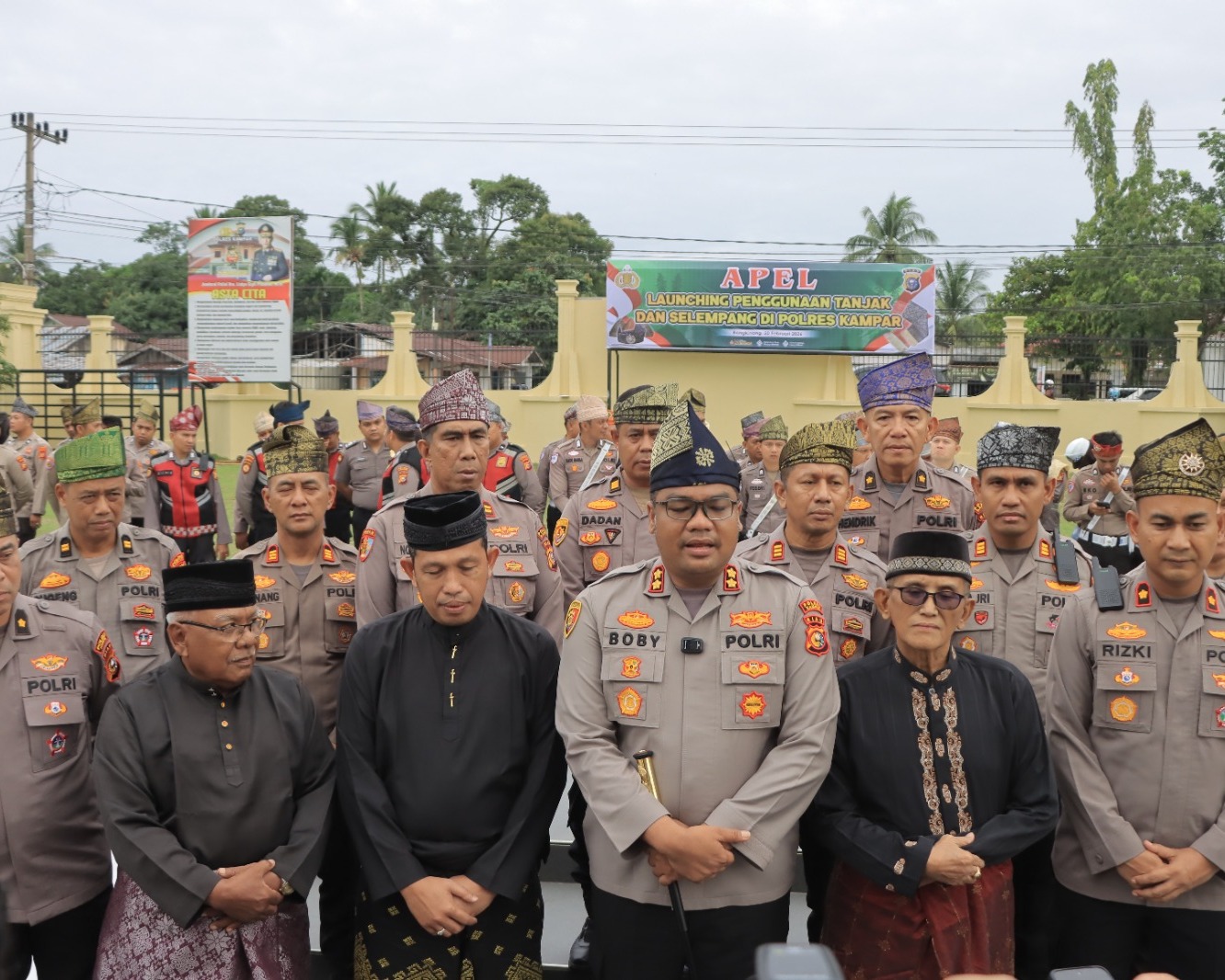 Polres Kampar Berkibar dengan Tanjak dan Selempang, Lestarikan Budaya Melayu Riau