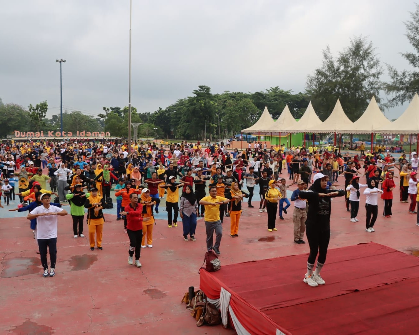 Polres Dumai Gelar Senam Sinergi Pemerintah Kota dan TNI-Polri Serta Gerak Jalan Santai Dalam Rangka Hari Bhayangkara Ke-77 Tahun 2023