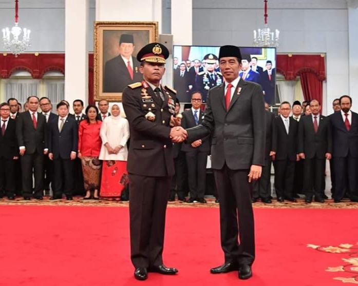 Presiden Jokowi Melantik Komisaris Jenderal Polisi Drs. Idham Aziz, M.Si Sebagai Kapolri