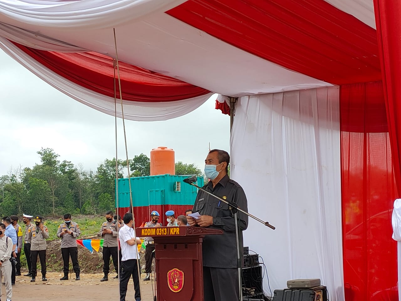 Gubri Bersama Kapolda dan Danrem 031/WB, Lakukan Tanam Perdana Bibit Jagung Untuk Ketahanan Pangan Di Desa Bencah Kelubi