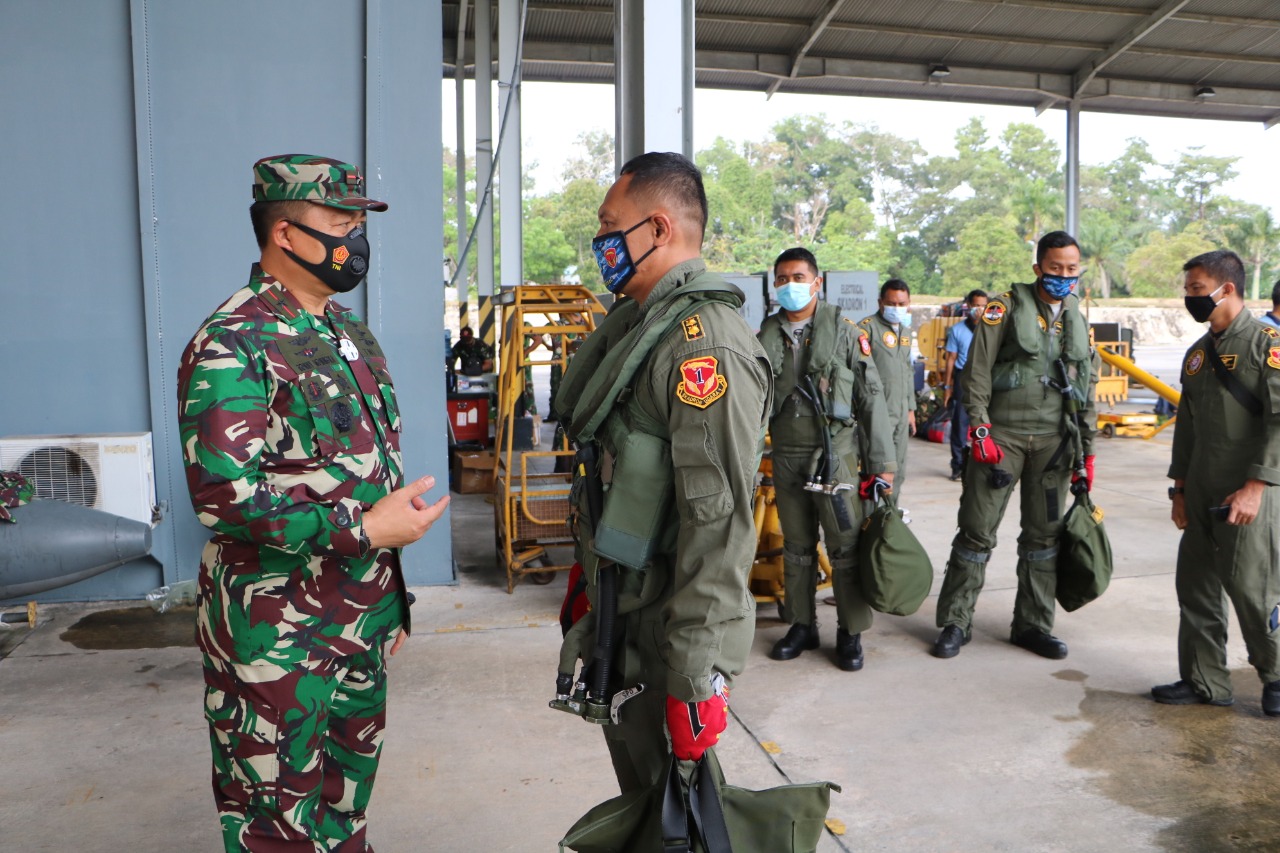 Tiga Pesawat Hawk Dari Skadud 1 Tinggalkan Bumi Lancang Kuning