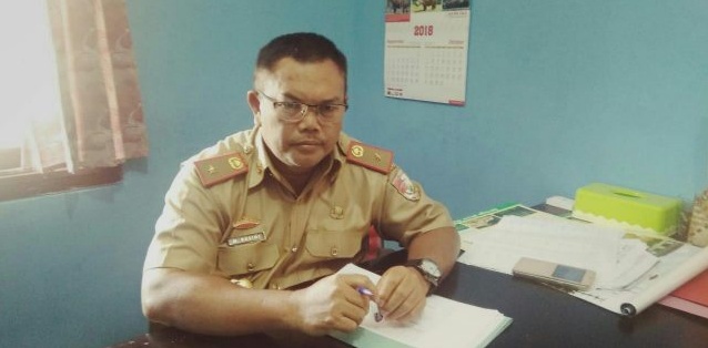 Koordinator Kecamatan dan Pendamping Bantuan PKH, Laksanakan Pemasangan Stiker PKH di Rumah Penerima PKH di Lingkungan Kabupaten Tubaba