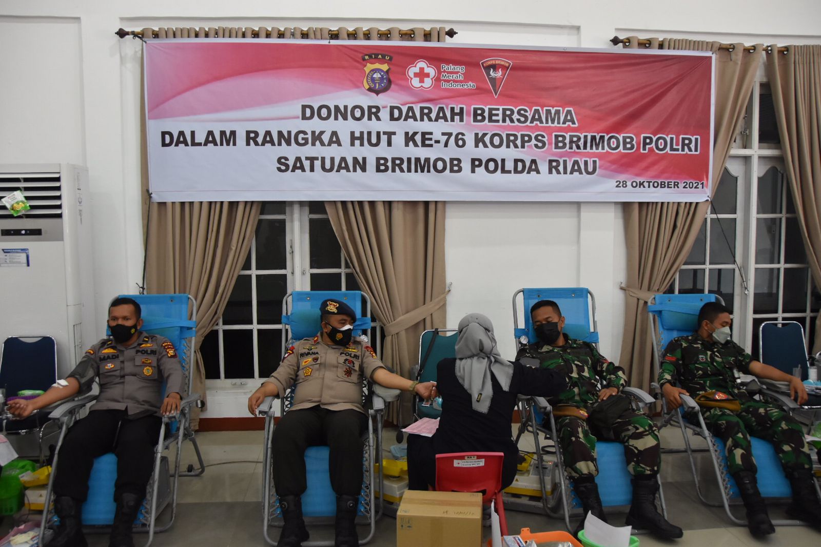Peduli Sesama, Satuan Brimob Polda Riau Gelar Donor Darah Bersama Dalam Rangka HUT Korps Brimob Polri Ke-76