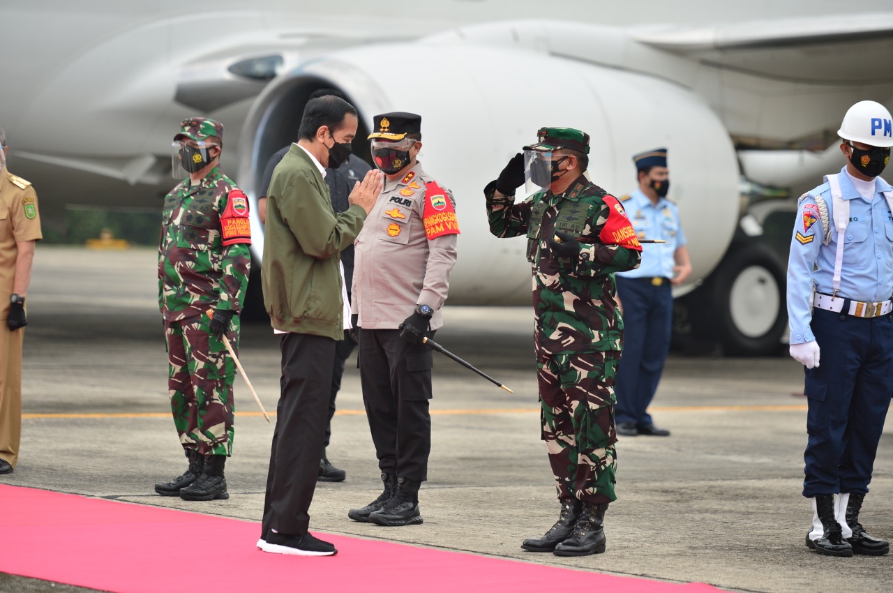 Danlanud RSN Dampingi Gubernur Riau Sambut Kunjungan Kerja Presiden RI
