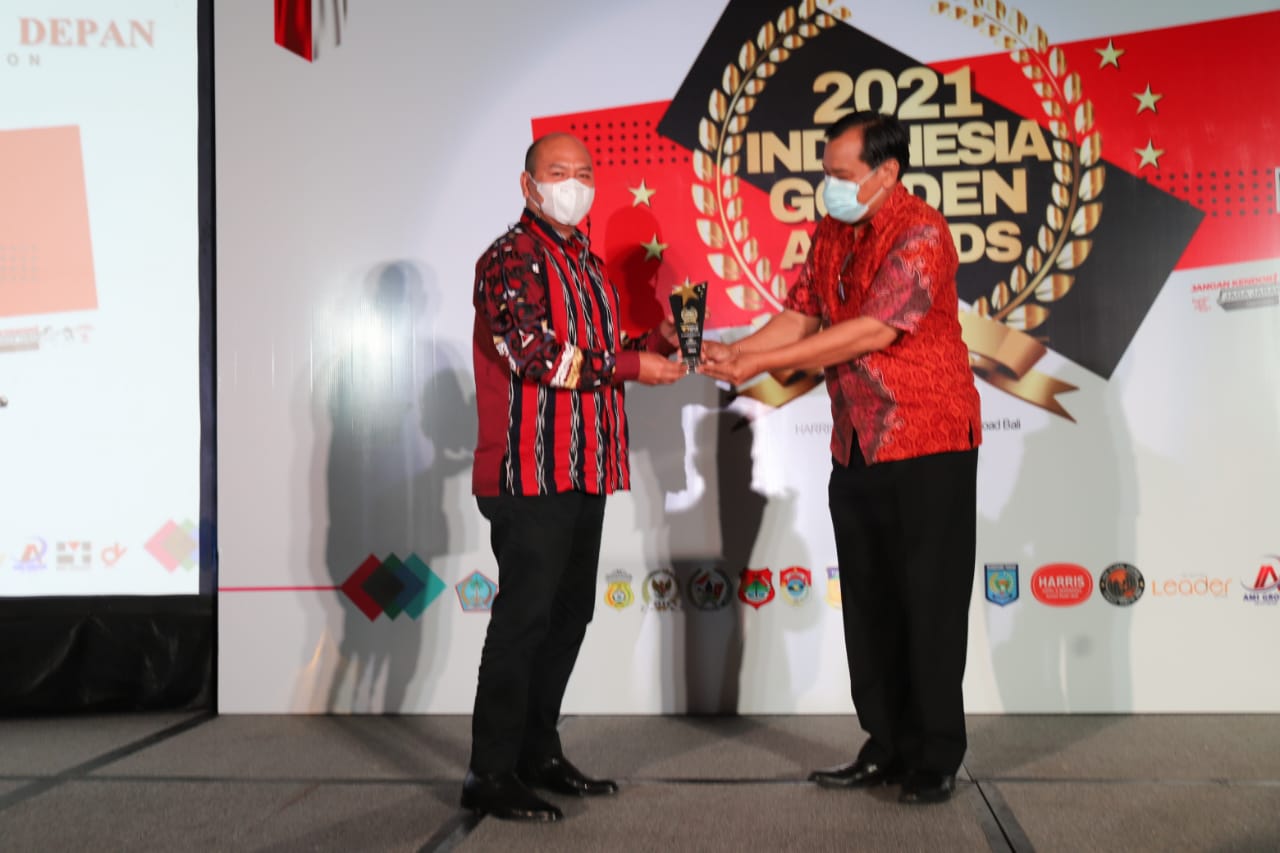 Kembali, Bupati Taput Meraih Penghargaan The Best Regent Pada Indonesia Golden Awards 2021