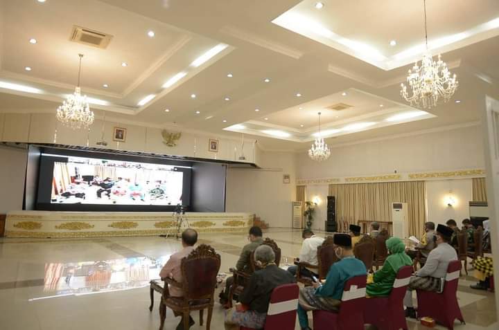 Gubri Gelar Pertemuan Secara Virtual Dengan Bupati Walikota Se-Provinsi Riau Untuk Upaya Percepatan Penanganan Covid-19