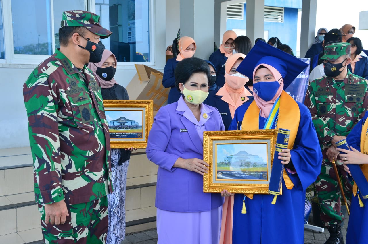 Dua Siswa Asal Kota Pekanbaru Sangat Berprestasi, Alumni SMA Pradita Dirgantara Raih Rekor Muri, 116 Siswa Lulus SBMPTN