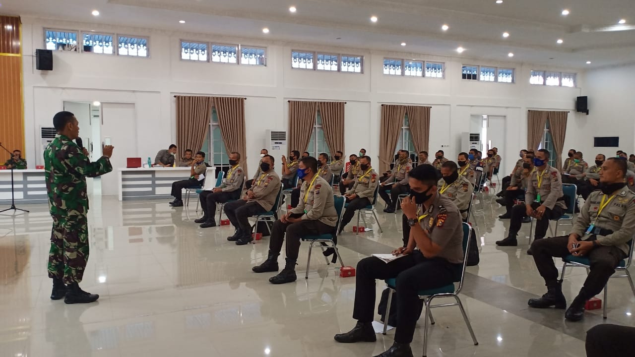 Dandim 0301/Pekanbaru Beri Materi Kepada Calon Bhabinkamtibmas Jajaran Polda Riau