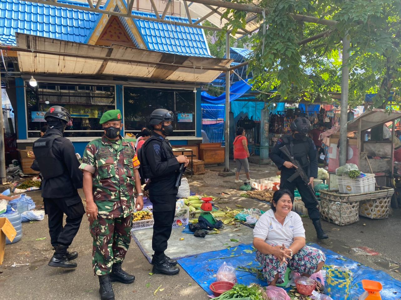 Sinergitas TNI Polri, Satuan Brimob Polda Riau Dan Kodim 0301/Pekanbaru Laksanakan Patroli Rutin Garnizun Di Bulan Suci Ramadhan 1443 H