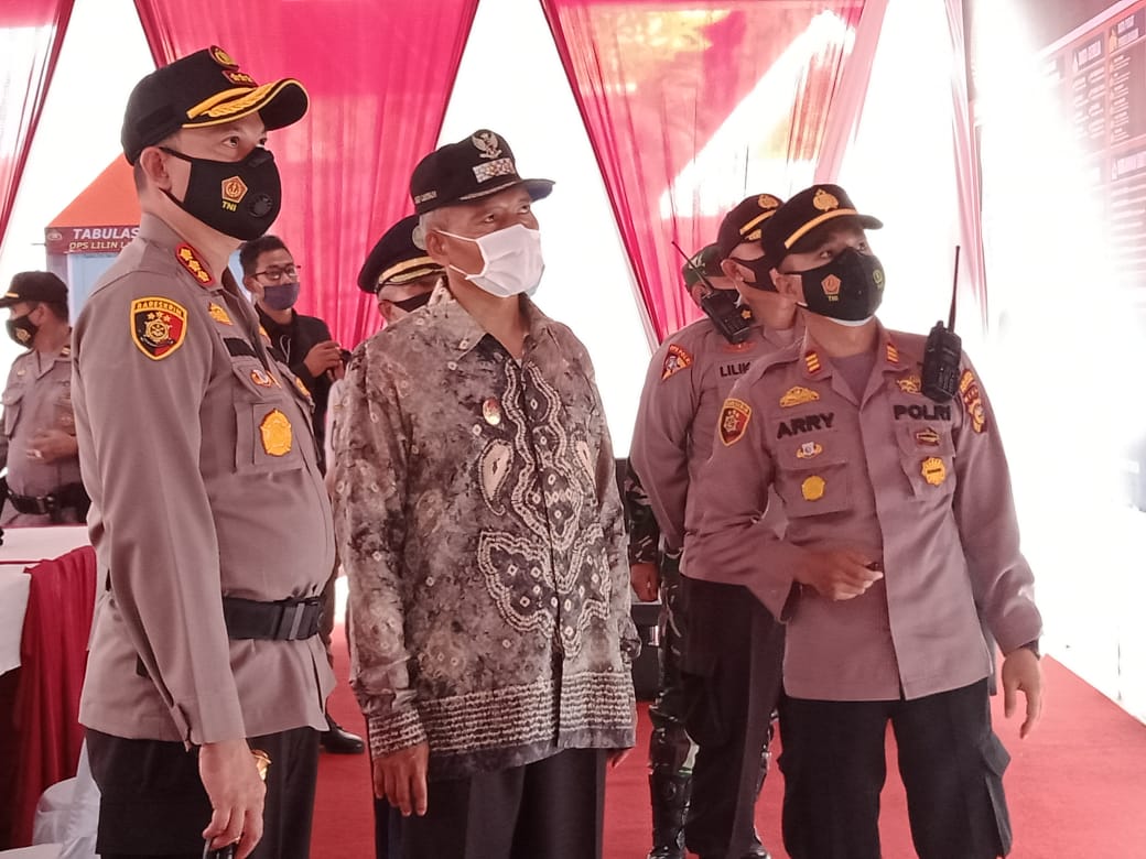 Kapolresta Pekanbaru Bersama Forkompinda Meninjau Langsung Pos PAM Pengamanan Natal 2020 dan Tahun Baru 2021