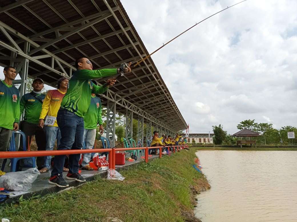 Keren! Kecamatan Sekayu Gelar Lomba Mancing Ikan Patin