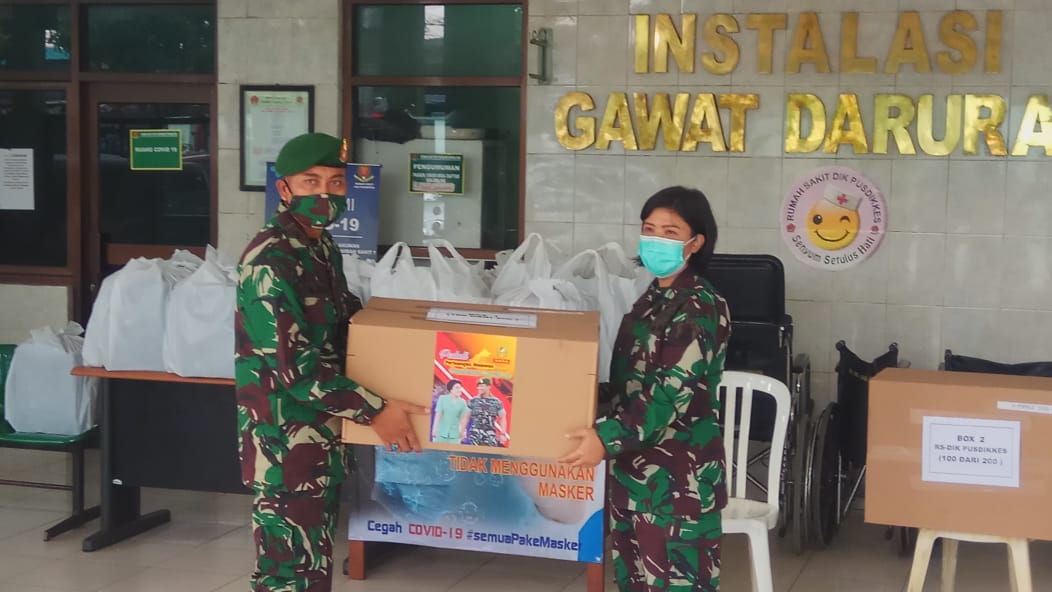 Peduli dan Ikhlas Tanpa Batas, Ibu Hetty Andika Perkasa Bantu Tenaga Kesehatan