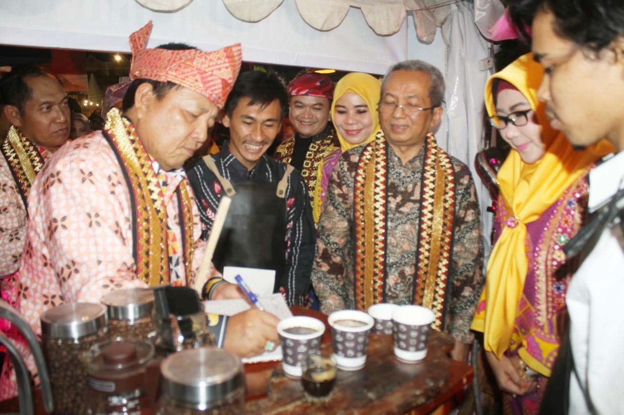 Festival Kopi Lampung, Gubernur Arinal Cicipi Kopi Tanggamus