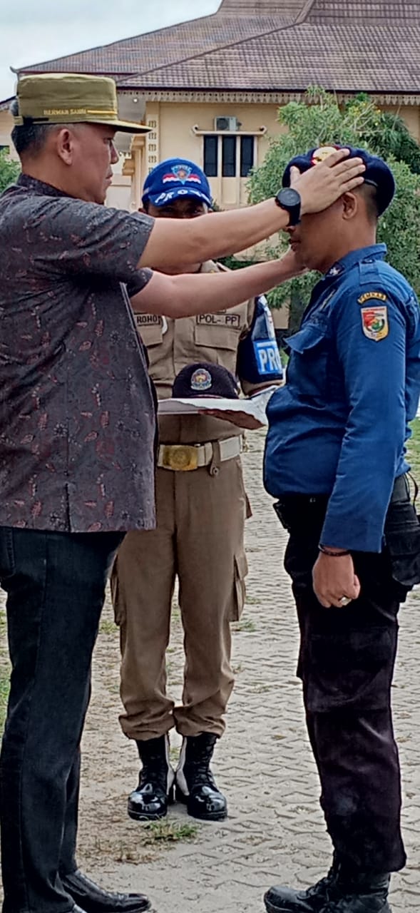 Sekdakab Tulang Bawang Barat Secara Resmi Menutup Pelatihan Satgas Pemadam Kebakaran