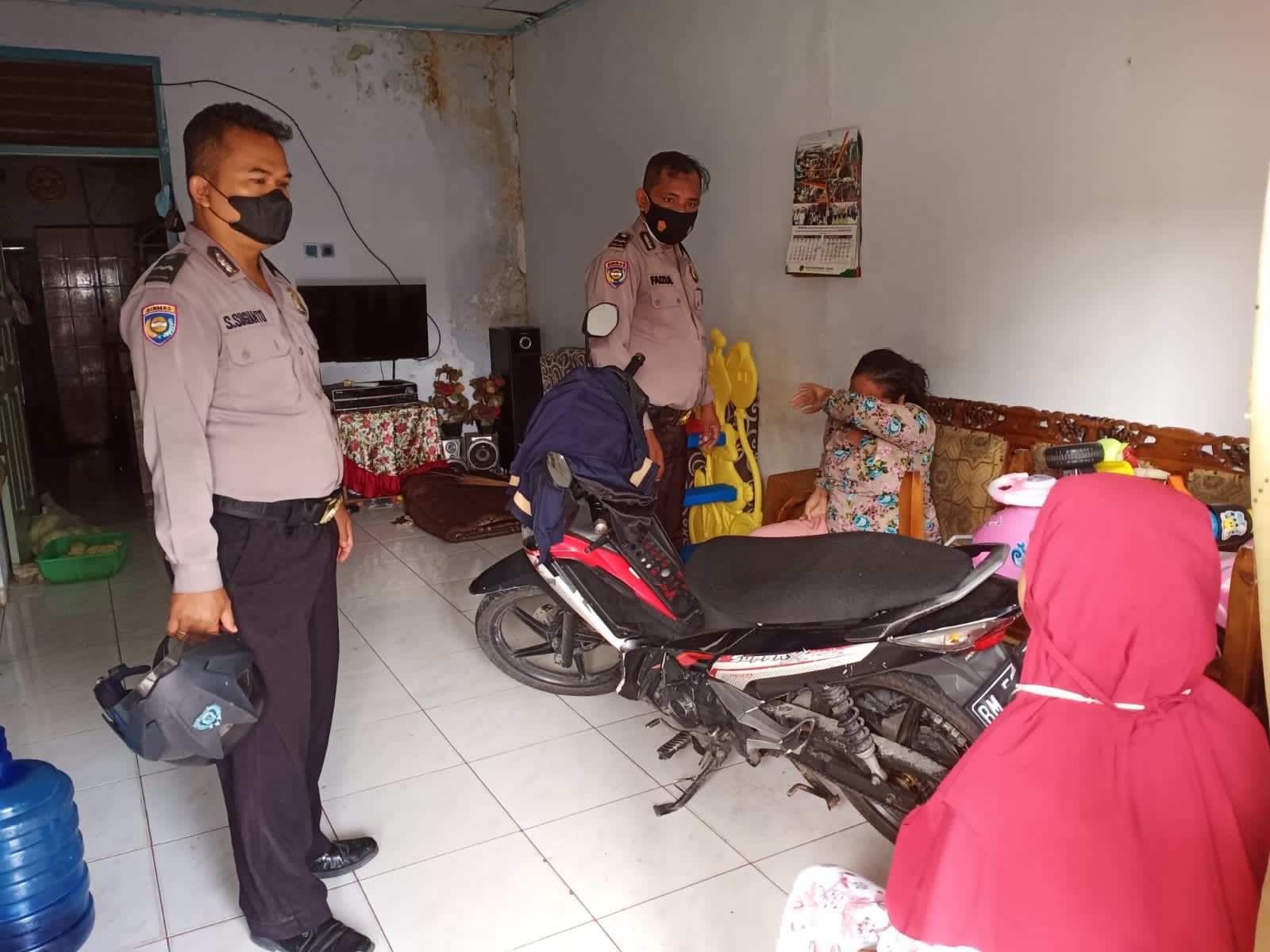 Bhabinkamtibmas Polsek Limapuluh Gercep Atasi Perpecahan Di Tengah Masyarakat
