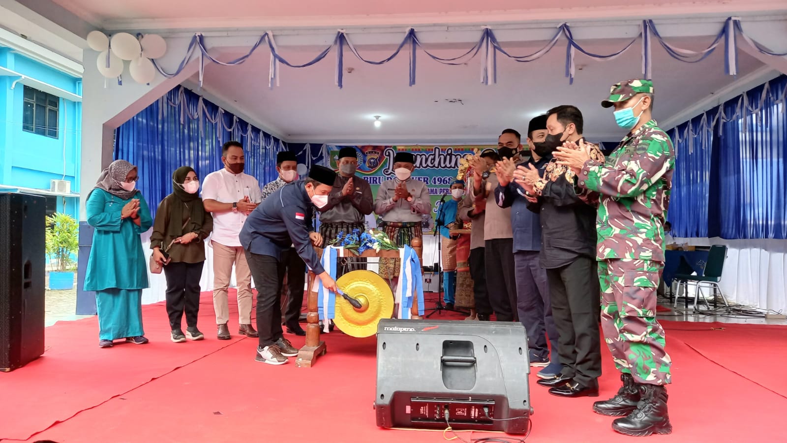 Ikatan Keluarga Alumni (IKA) SMA Negeri 8 dan Polresta Pekanbaru Launching Aplikasi Biru Dongker 4968