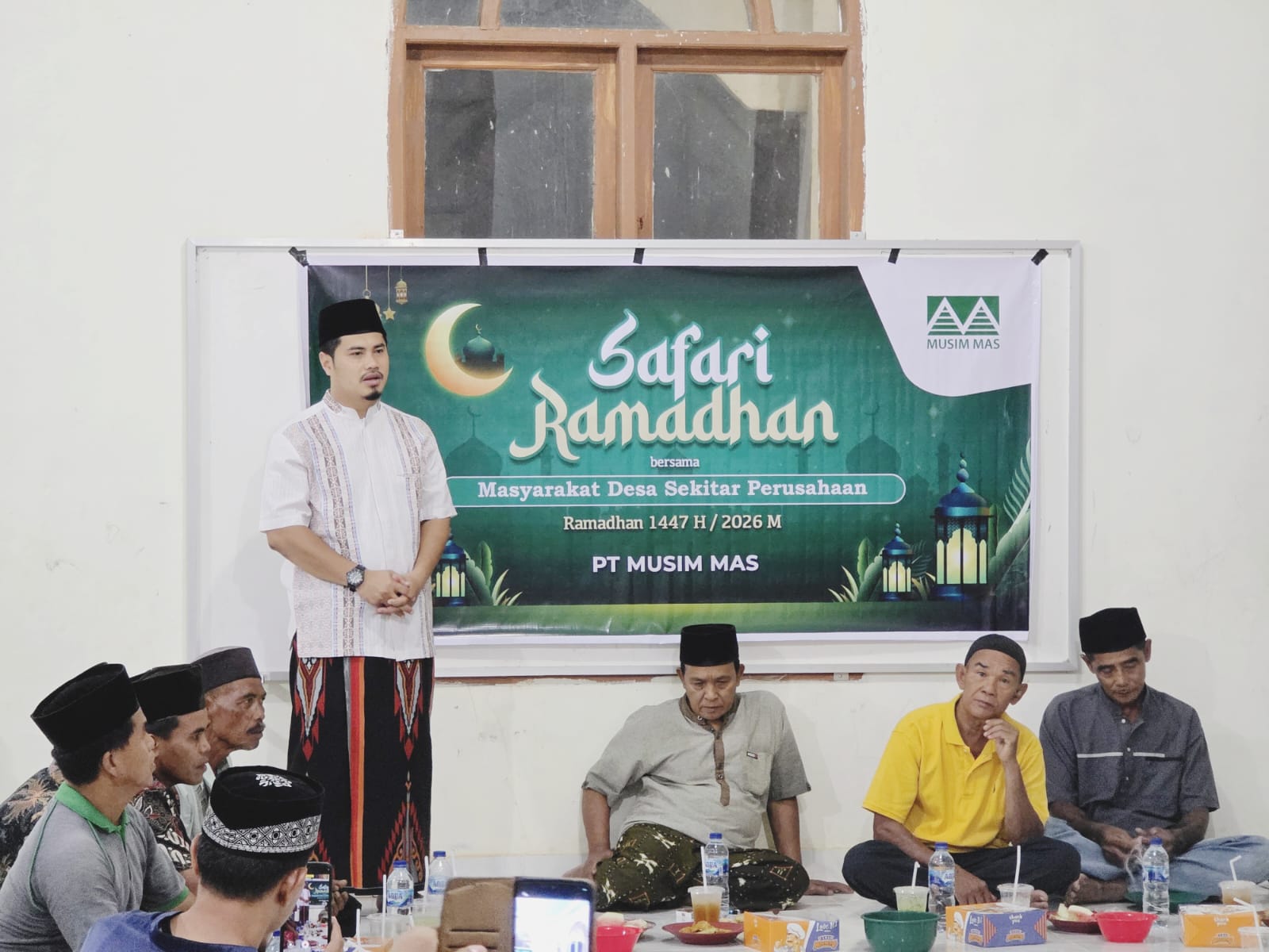 Gelar Safari Ramadhan, PT Musim Mas Bagikan Ratusan Paket Sembako di Desa Operasional Perusahaan