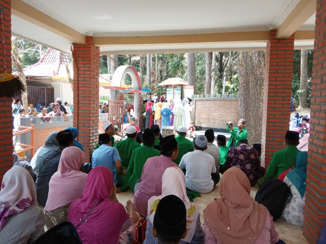 Wisata Religi, Makam Syekh Subakir Ramai Dikunjungi Peziarah