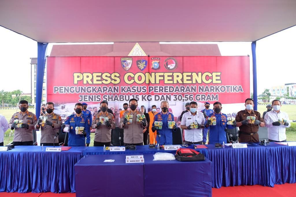 Kapal Korpolairud Baharkam Polri BKO Polda Riau Berhasil Tangkap Pelaku 15 Kg Narkoba Di Kota Dumai
