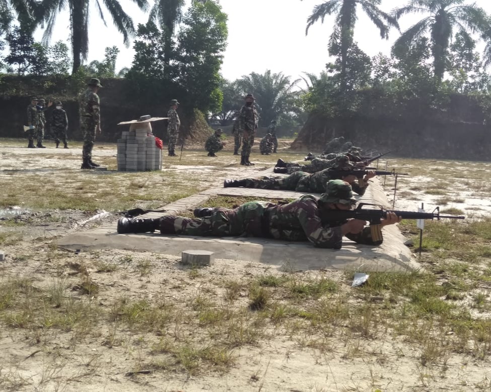 Personil Kodim 0301/PBR Laksanakan Latihan Menembak Jatri di Lapangan Tembak Batalyon Arhanud 13/PBY