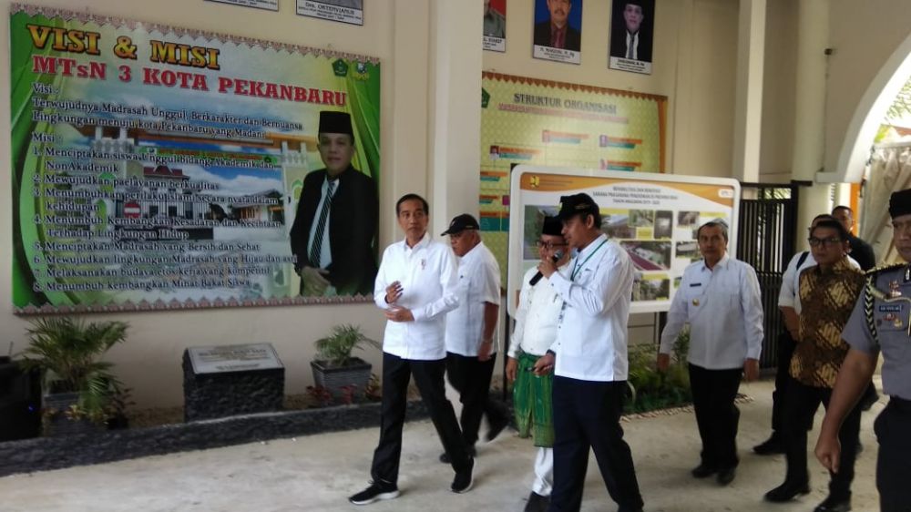 Presiden Jokowi Mengunjungi MTs Negeri 3 Kota Pekanbaru