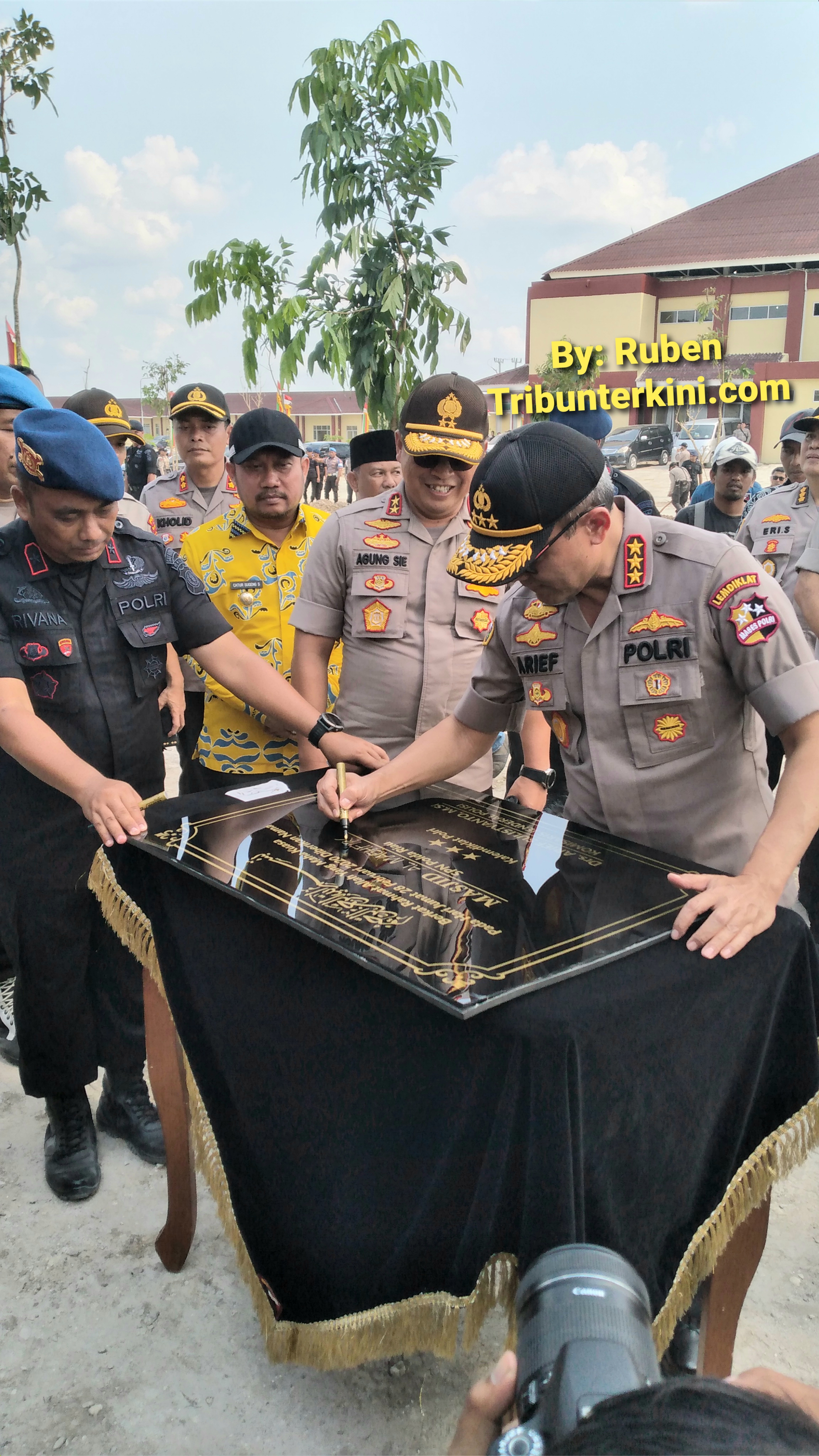 Kalemdiklat Polri Bersama Kapolda Riau, Bupati Kampar, Tanam 1000 Pohon dan Pemberian Nama Masjid Di SPN Polda Riau