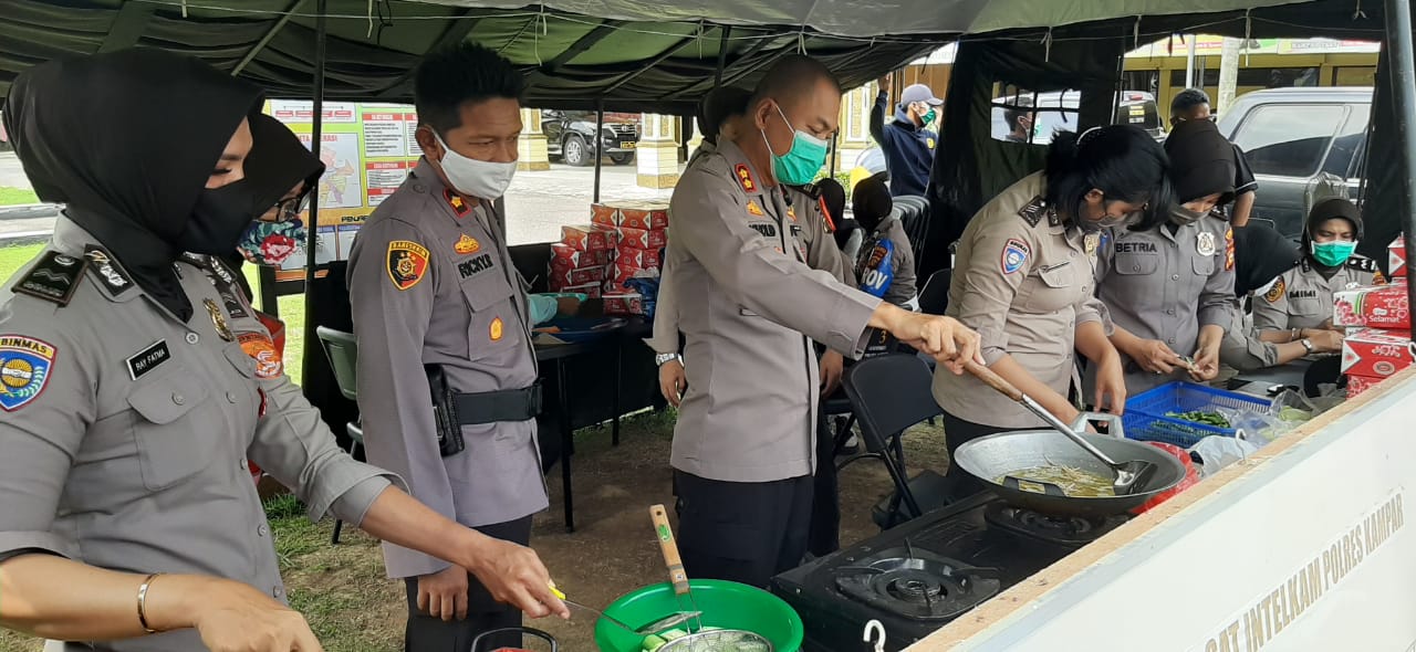 350 Nasi Kotak Untuk Buka Puasa dan Sahur Bagi Warga Kurang Mampu Disiapkan Dapur Umum Polres Kampar