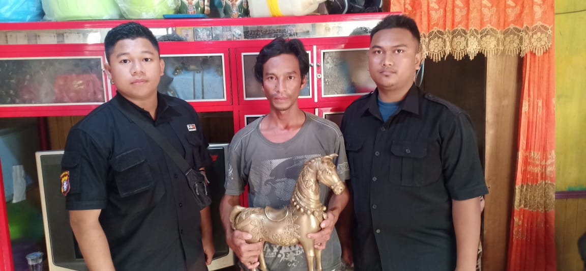Heboh,  Warga Temukan Patung Kuda Terbuat dari Kuningan di Sungai Kahayan