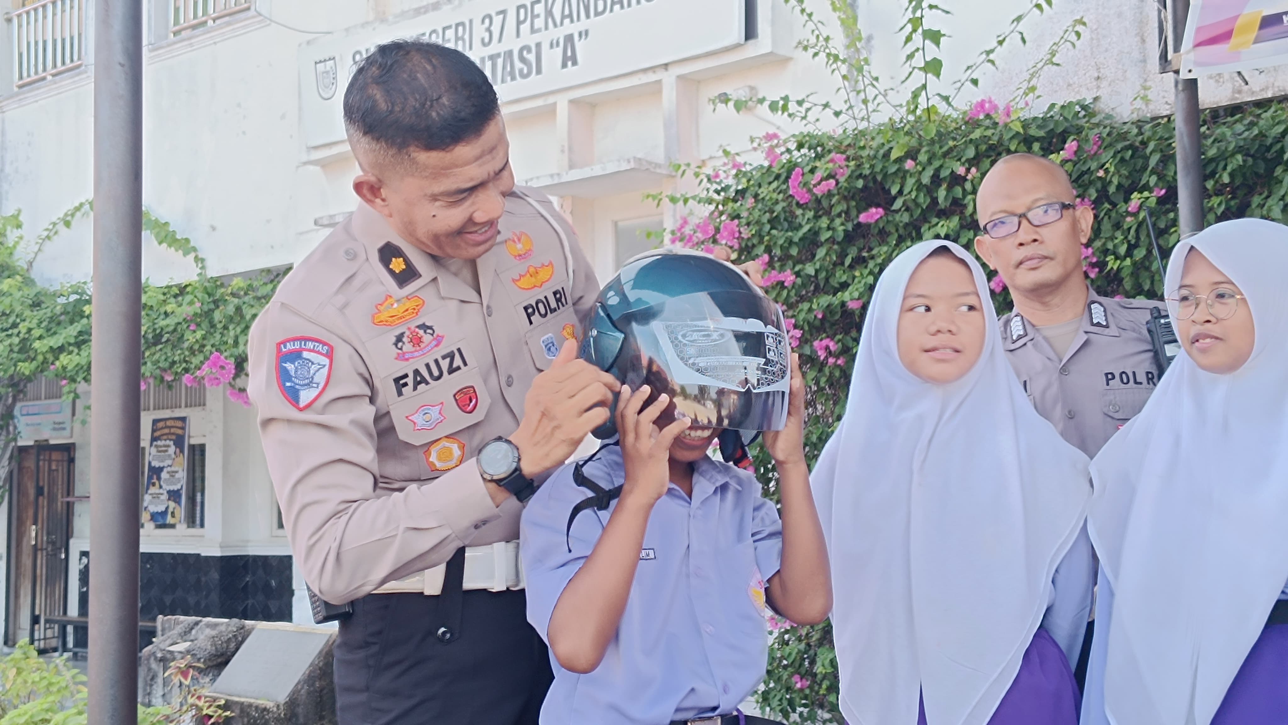 Police Go to School, Ditlantas Polda Riau Tanamkan Etika Berlalu Lintas dan Cinta Lingkungan Sejak Dini