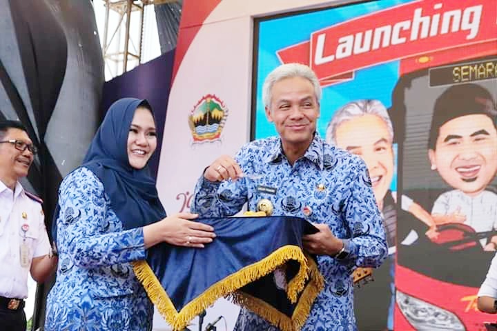 Ganjar Pranowo Resmikan Tansportasi BRT Semarang-Kendal
