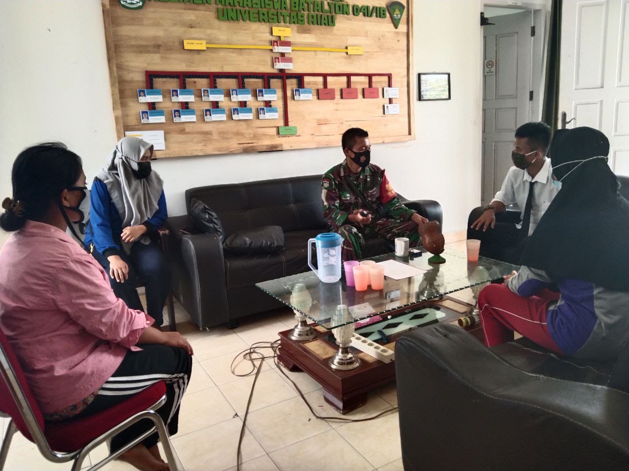 Babinsa Kodim 0301/PBR Laksanakan Komsos Bersama Danyon 041/Inra Buana Menwa UNRI