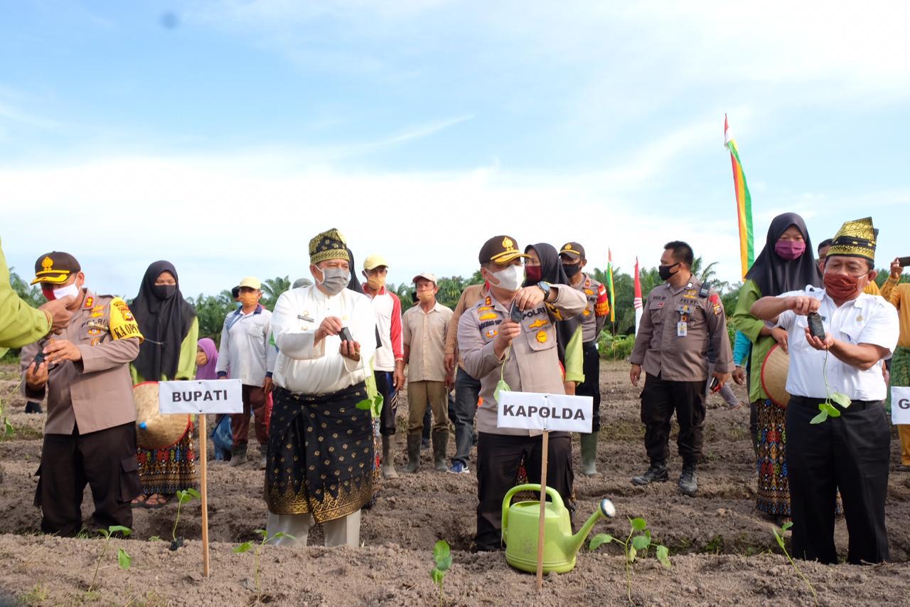 Optimalkan Ketahanan Pangan Masyarakat Ditengah Pandemi Covid-19, Polda Riau Launching Program “Jaga Kampung”