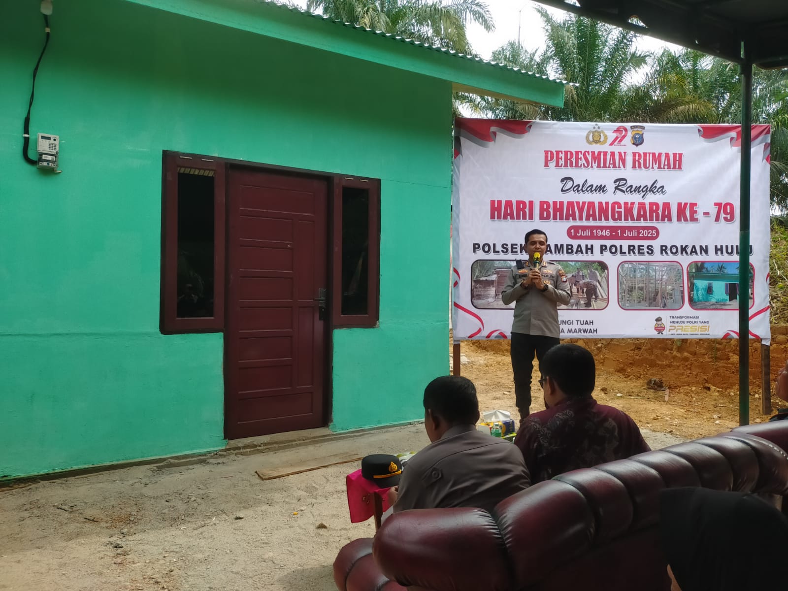 Kapolres Rohul Resmikan Rumah Hasil Bedah Dalam Rangka HUT Bhayangkara Ke-79
