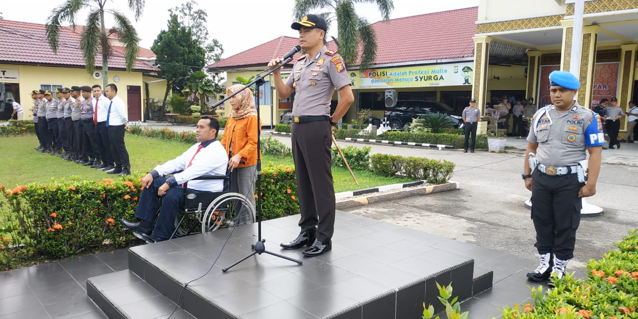 Enam Anggota Berprestasi dan Berdedikasi Tinggi, Terima Penghargaan dari Kapolres Kampar