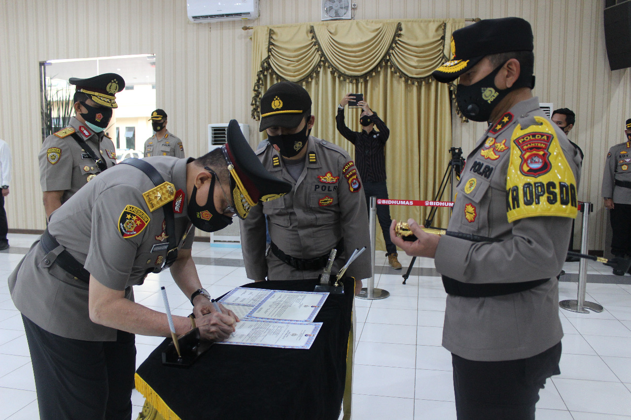 Kapolda Banten Irjen Pol. Drs. Fiandar Pimpin Sertijab Wakapolda Banten