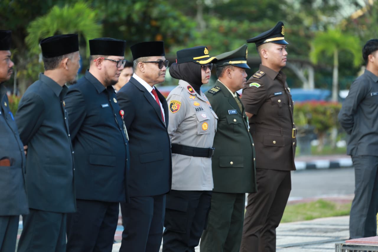Wakapolres Siak Hadiri Upacara Hari Ibu Ke-97 Dan Hari Bela Negara Ke-77 di Lapangan Kantor Bupati