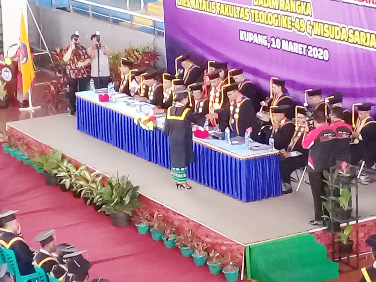 UKAW Kupang Melepas 749 Wisudawan Sarjana Strata S1 Periode Maret 2020