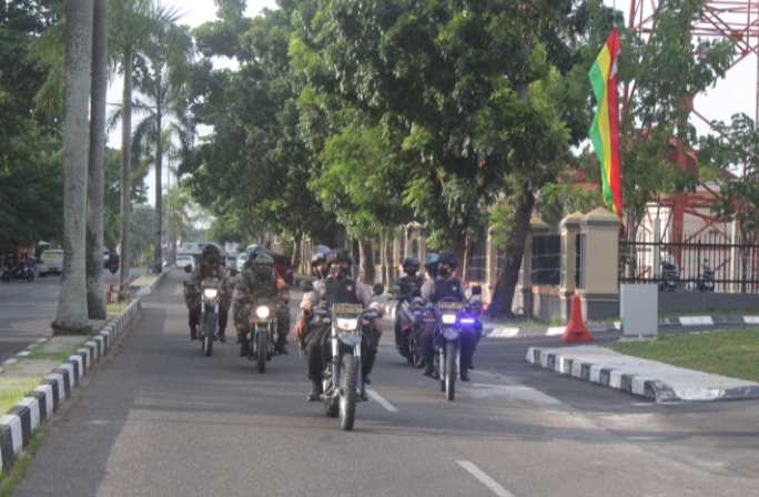Optimalkan Penerapan PPKM Level 4, Kodim 0301/Pekanbaru Laksanakan Patroli Gabungan Sepeda Motor