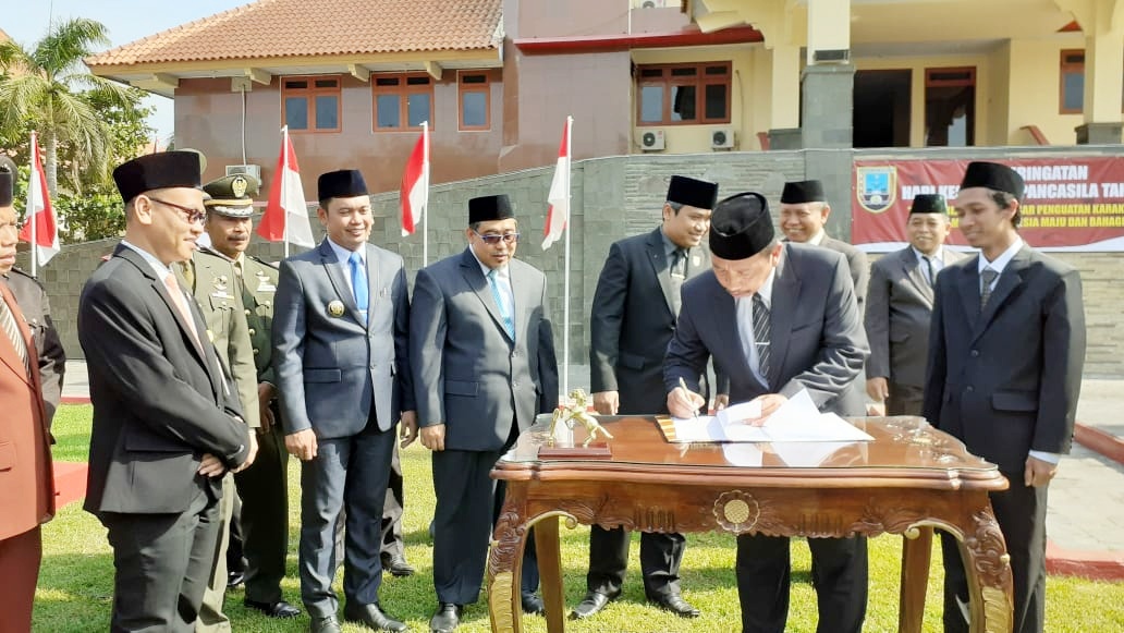 Pemkab Rembang Tandatangani NPHD untuk Pilkada 2020