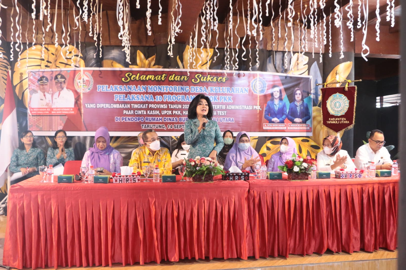 Ketua TP PKK Taput Hadiri Monitoring Desa/Kelurahan Pelaksana 10 Program Pokok PKK