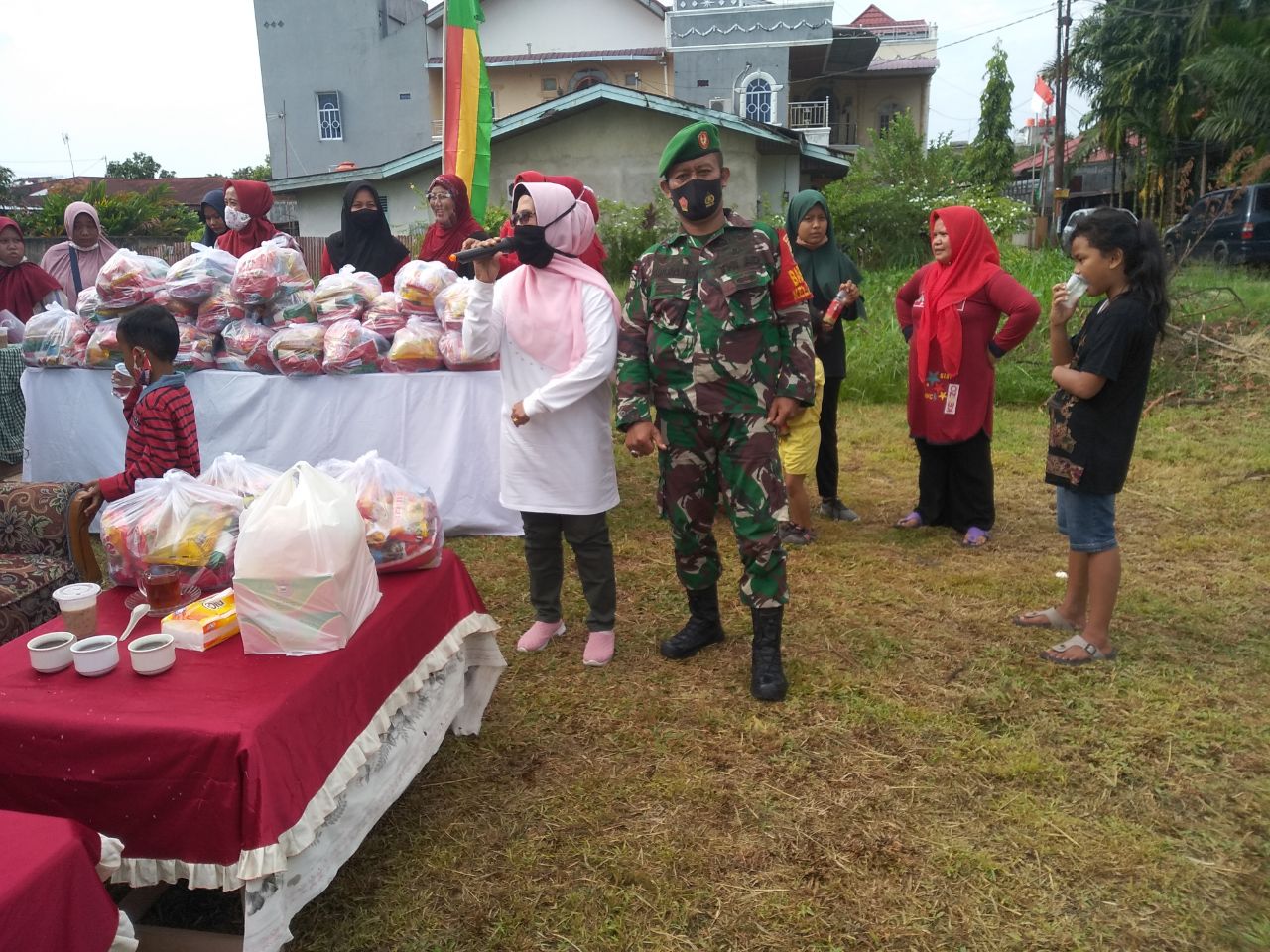 Dalam Rangka HUT RI Ke-75, Kodim 0301/PBR Olahraga Bersama dan Pembagian Sembako